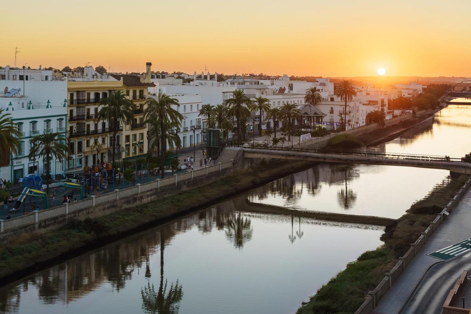 Готель Crisol Chiclana Чиклана-де-ла-Фронтера Екстер'єр фото